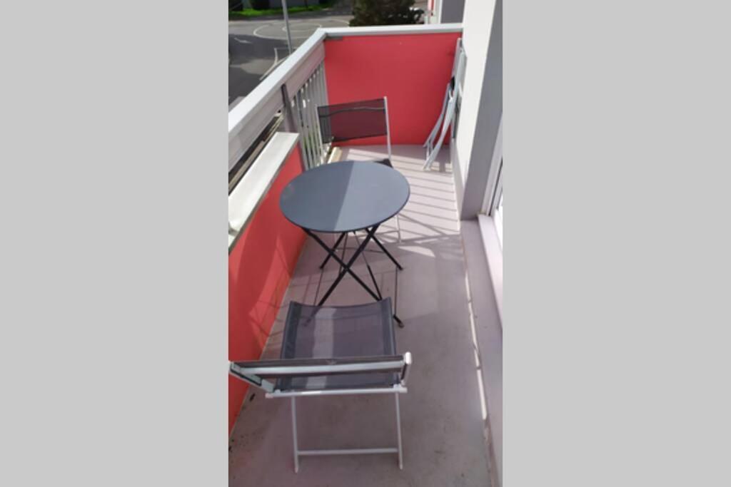 Chez Romain, Appartement Proche Commerces Et Centre Ville Avec Wifi Verdun-sur-Meuse Exterior foto