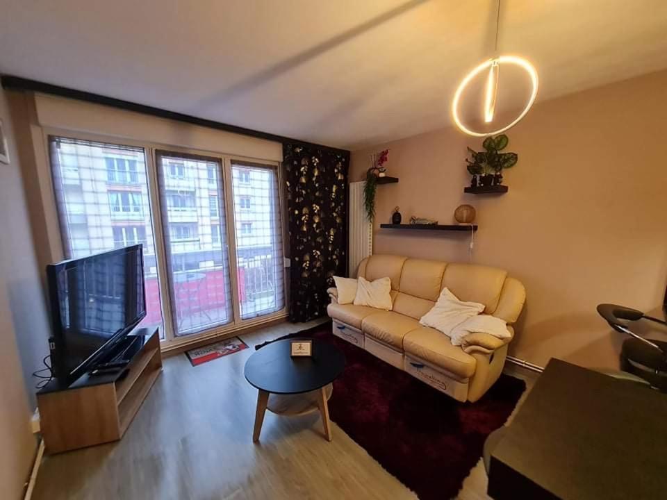 Chez Romain, Appartement Proche Commerces Et Centre Ville Avec Wifi Verdun-sur-Meuse Exterior foto